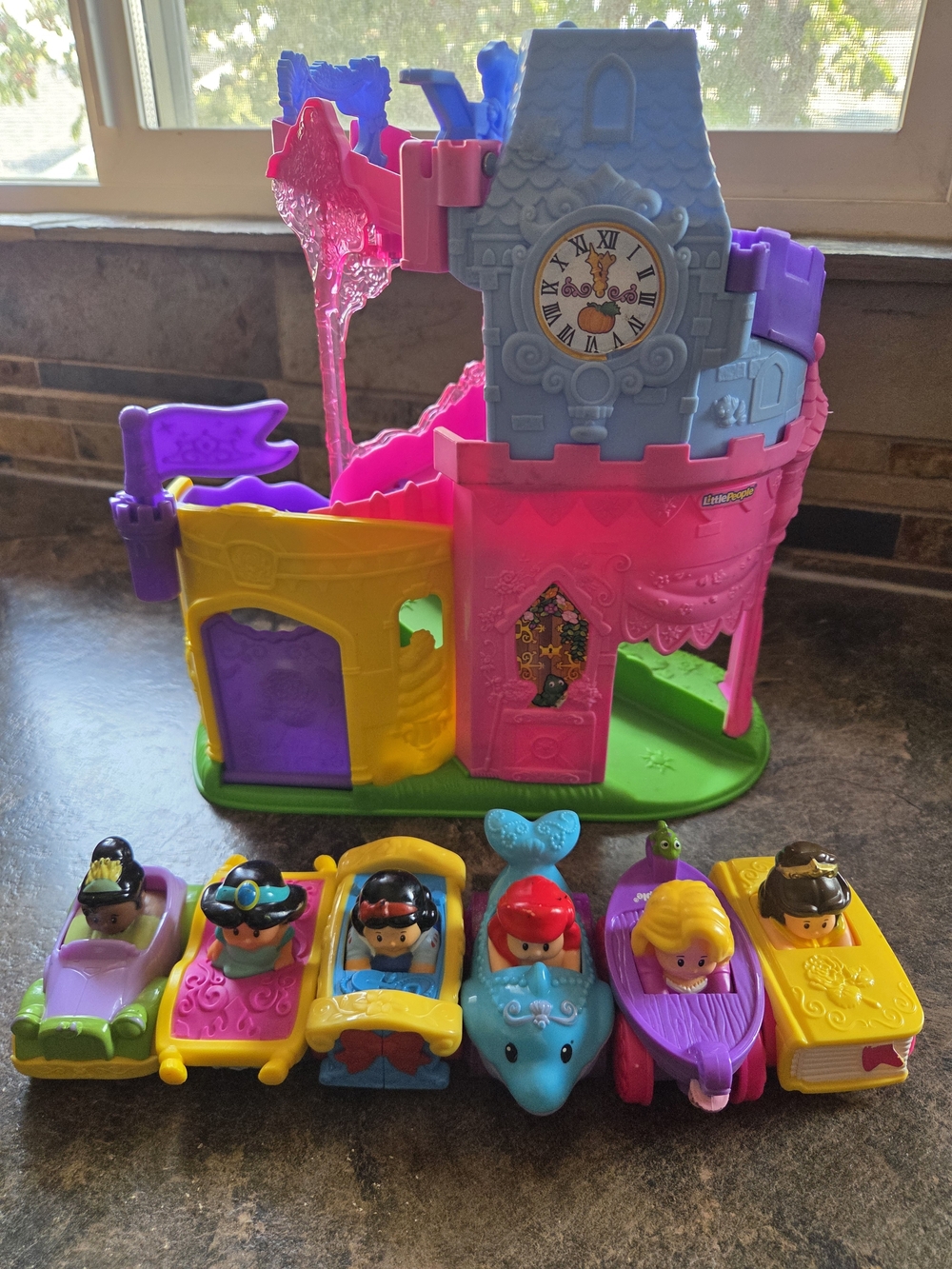 Little People Disney Princess Wheelie Car Tower - Belle Tiana Ariel Jasmine